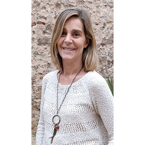 Núria Basté, profesora de Yoga Oncológico en Sant Andreu, Barcelona, España.