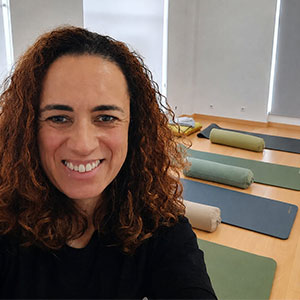 Marisa-Pinheiro-Profesora-de-Yoga-Oncologico
